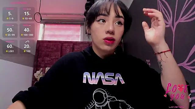 Kiara Fox   online show from 03/27/26, 08:32