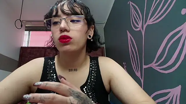 Kiara Fox   online show from 04/30/26, 08:57