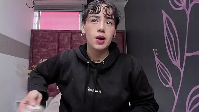 Kiara Fox   online show from 04/01/26, 09:56