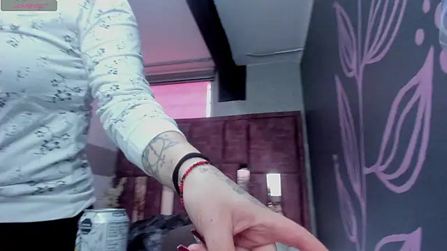 Kiara Fox   online show from 04/11/26, 08:56