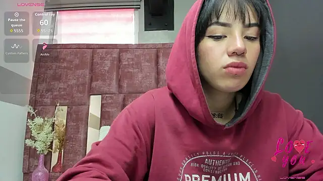 Kiara Fox   online show from 03/05/26, 08:05