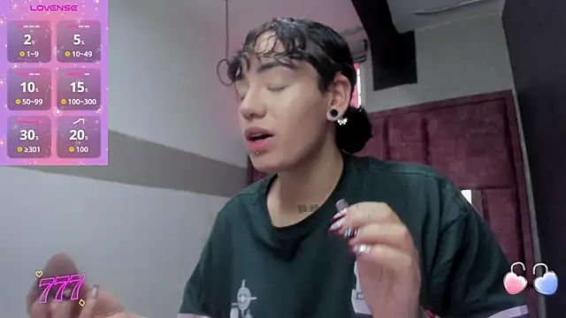 Kiara Fox   online show from 04/13/26, 08:35