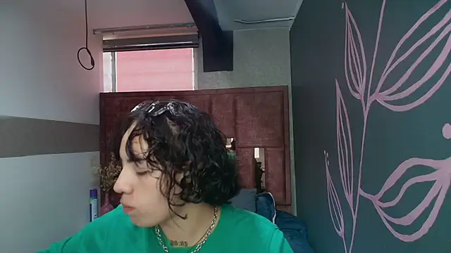 Kiara Fox   online show from 05/06/26, 08:13