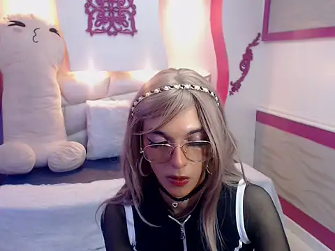 Snapshot of Lis_Pearson chatting on 01/07/26, 06:57 Lis Pearson online show from 01/07/26, 06:57