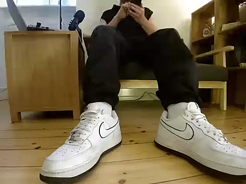 Snapshot of jonas_camboy chatting on 02/01/26, 01:42 jonas camboy online show from 02/01/26, 01:42