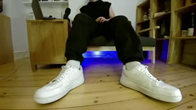 Snapshot of jonas_camboy chatting on 01/10/26, 04:02 jonas camboy online show from 01/10/26, 04:02