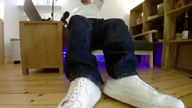 Snapshot of jonas_camboy chatting on 02/23/26, 04:07 jonas camboy online show from 02/23/26, 04:07