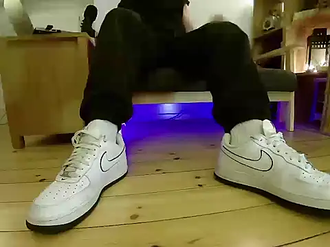 Snapshot of jonas_camboy chatting on 12/20/25, 03:59 jonas camboy online show from 12/20/25, 03:59