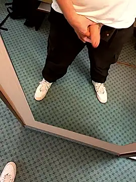 Snapshot of jonas_camboy chatting on 02/10/26, 07:02 jonas camboy online show from 02/10/26, 07:02