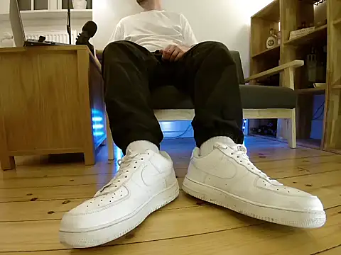 Snapshot of jonas_camboy chatting on 02/05/26, 06:04 jonas camboy online show from 02/05/26, 06:04