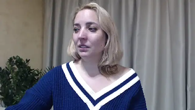 Snapshot of sweetpussy chatting on 01/17/26, 06:17 sweetpussy online show from 01/17/26, 06:17