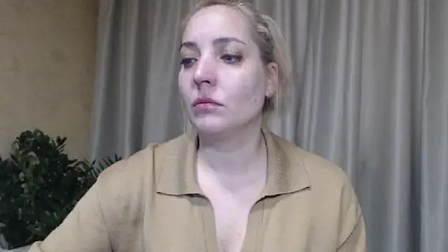 Snapshot of sweetpussy chatting on 01/18/26, 12:08 sweetpussy online show from 01/18/26, 12:08