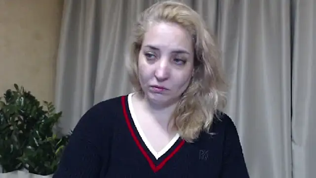 Snapshot of sweetpussy chatting on 02/18/26, 01:40 sweetpussy online show from 02/18/26, 01:40