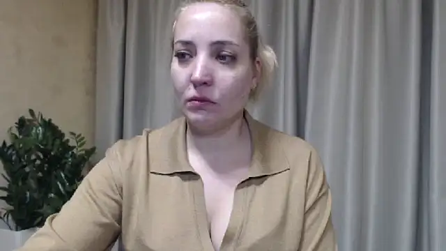 Snapshot of sweetpussy chatting on 02/19/26, 05:43 sweetpussy online show from 02/19/26, 05:43