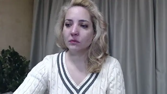 Snapshot of sweetpussy chatting on 02/04/26, 04:18 sweetpussy online show from 02/04/26, 04:18