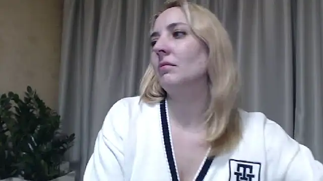 Snapshot of sweetpussy chatting on 02/25/26, 01:55 sweetpussy online show from 02/25/26, 01:55