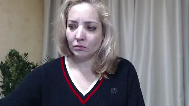 Snapshot of sweetpussy chatting on 01/11/26, 12:01 sweetpussy online show from 01/11/26, 12:01