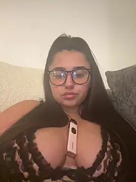 Wild Busty Niyah XX online show from 02/16/26, 09:34