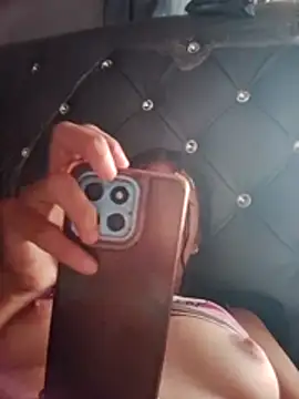 Snapshot of Vaness_hot chatting on 03/22/26, 08:43 Vaness hot online show from 03/22/26, 08:43