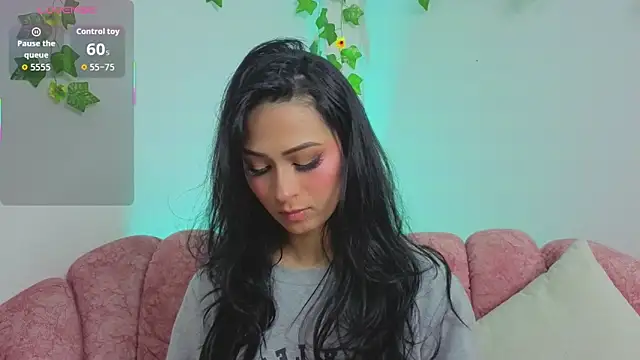 Snapshot of Madison_Cortes chatting on 12/15/25, 09:53 Madison Cortes online show from 12/15/25, 09:53