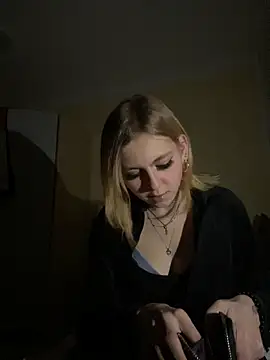 Milly-Kiss online show from 01/15/26, 09:18