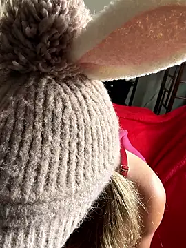 alluringpixie online show from 04/05/26, 06:03