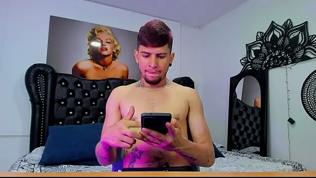 Snapshot of vaalentiino chatting on 12/05/25, 05:55 vaalentiino online show from 12/05/25, 05:55