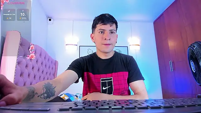 vaalentiino online show from 03/10/26, 08:13