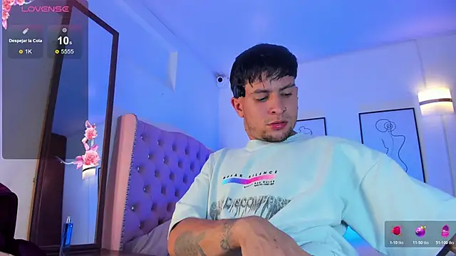 vaalentiino online show from 03/25/26, 06:40