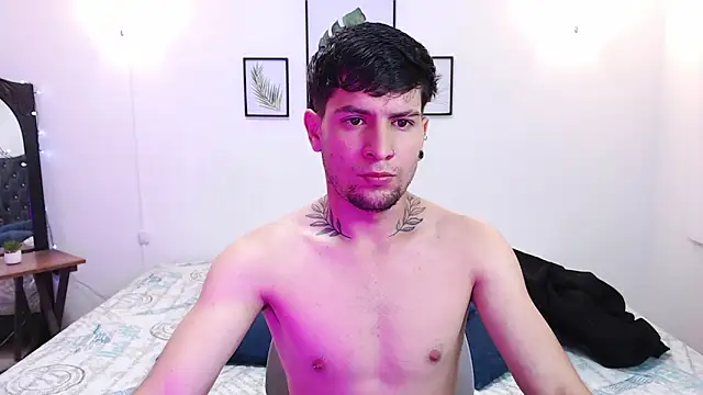 vaalentiino online show from 03/24/26, 03:12