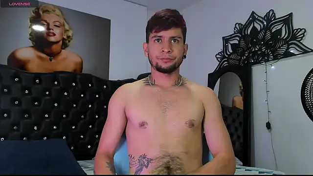 Snapshot of vaalentiino chatting on 12/15/25, 06:25 vaalentiino online show from 12/15/25, 06:25