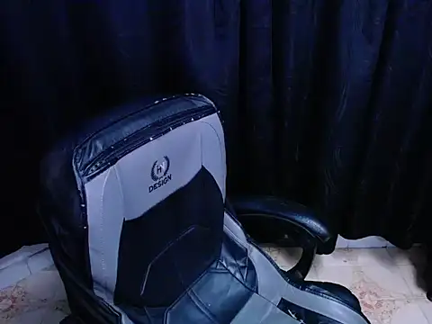 mia walker22 online show from 12/21/25, 03:19