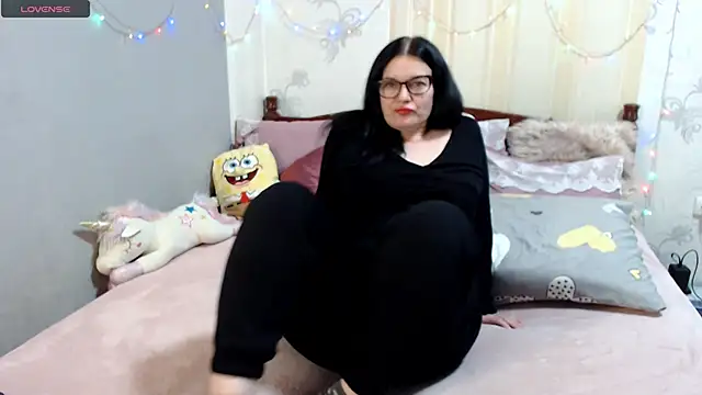 SashaBond online show from 12/22/25, 08:03