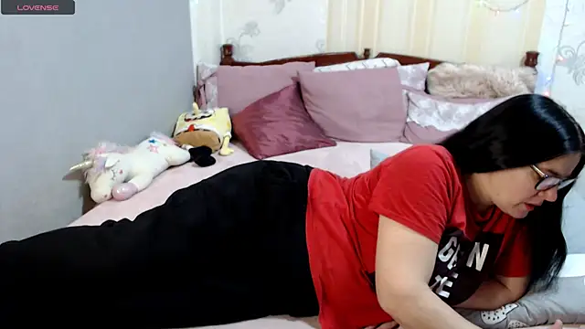 SashaBond online show from 12/21/25, 10:17