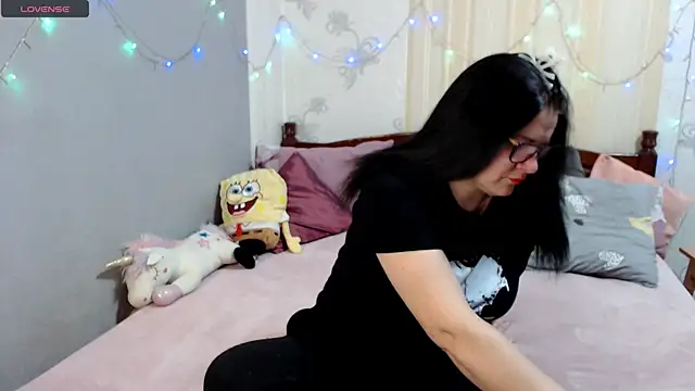 SashaBond online show from 12/16/25, 08:07