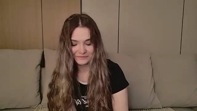 Lina Sinerz online show from 03/17/26, 08:45