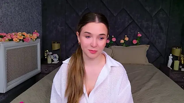 Lina Sinerz online show from 03/25/26, 08:30