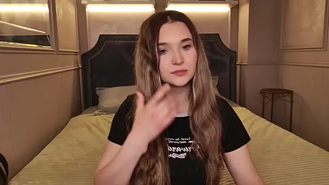 Lina Sinerz online show from 03/18/26, 08:53