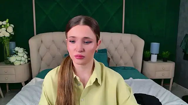 Lina Sinerz online show from 04/08/26, 08:43