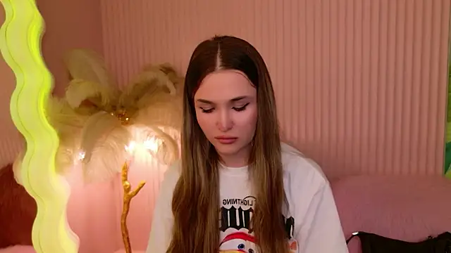 Lina Sinerz online show from 04/01/26, 09:01