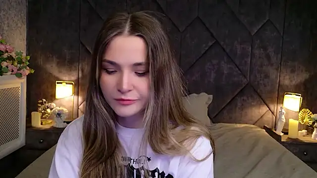 Lina Sinerz online show from 04/17/26, 08:22