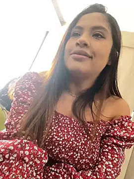 Snapshot of Alana-fox chatting on 12/15/25, 04:02 Alana-fox online show from 12/15/25, 04:02