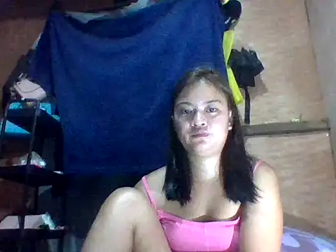 Snapshot of angela_rose20 chatting on 05/31/26, 12:33 angela rose20 online show from 05/31/26, 12:33