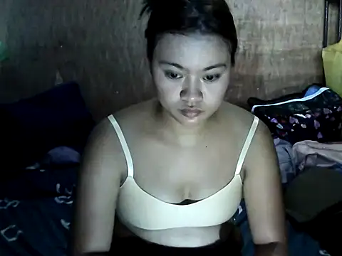 Snapshot of angela_rose20 chatting on 05/27/26, 08:43 angela rose20 online show from 05/27/26, 08:43