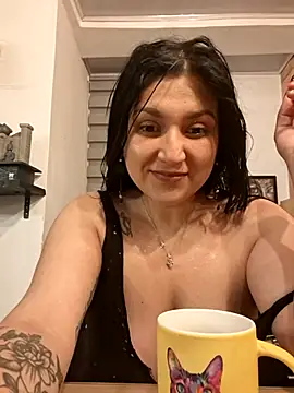 Magenta Moon online show from 04/06/26, 11:39