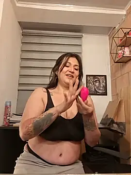 Magenta Moon online show from 07/18/26, 01:36