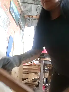 Snapshot of Magenta_Moon chatting on 12/17/25, 08:25 Magenta Moon online show from 12/17/25, 08:25