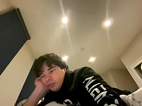 phantom898983 online show from 12/14/25, 08:31