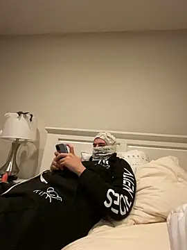 phantom898983 online show from 04/19/26, 07:53