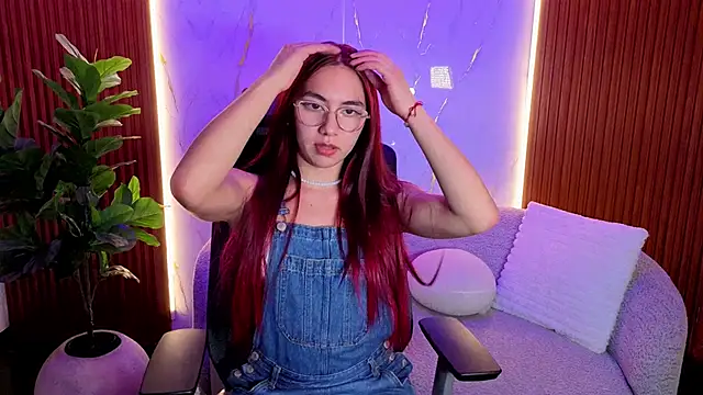 Snapshot of scarlettvg chatting on 12/05/25, 04:33 scarlettvg online show from 12/05/25, 04:33